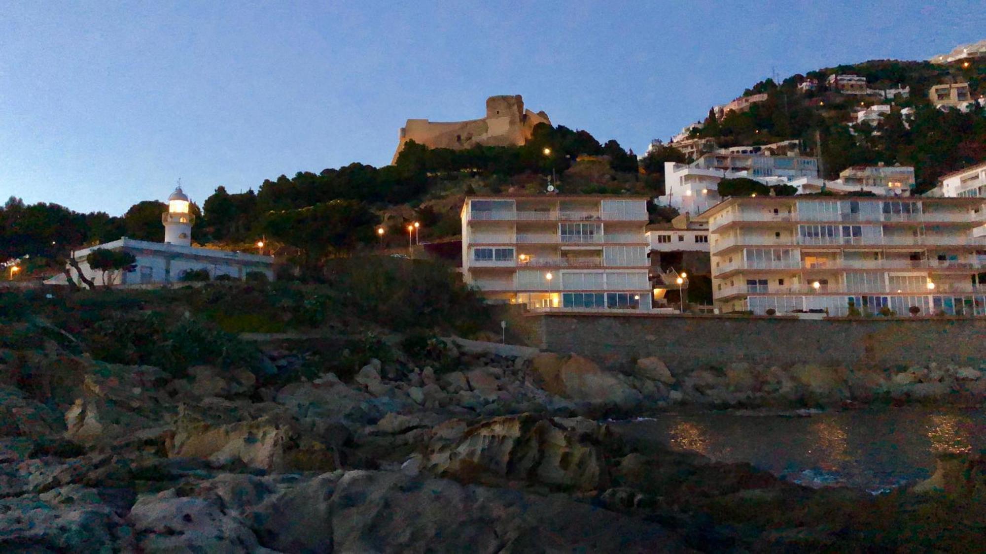 Magnifique Appartement En Front De Mer, Caneylles Roses Exterior photo