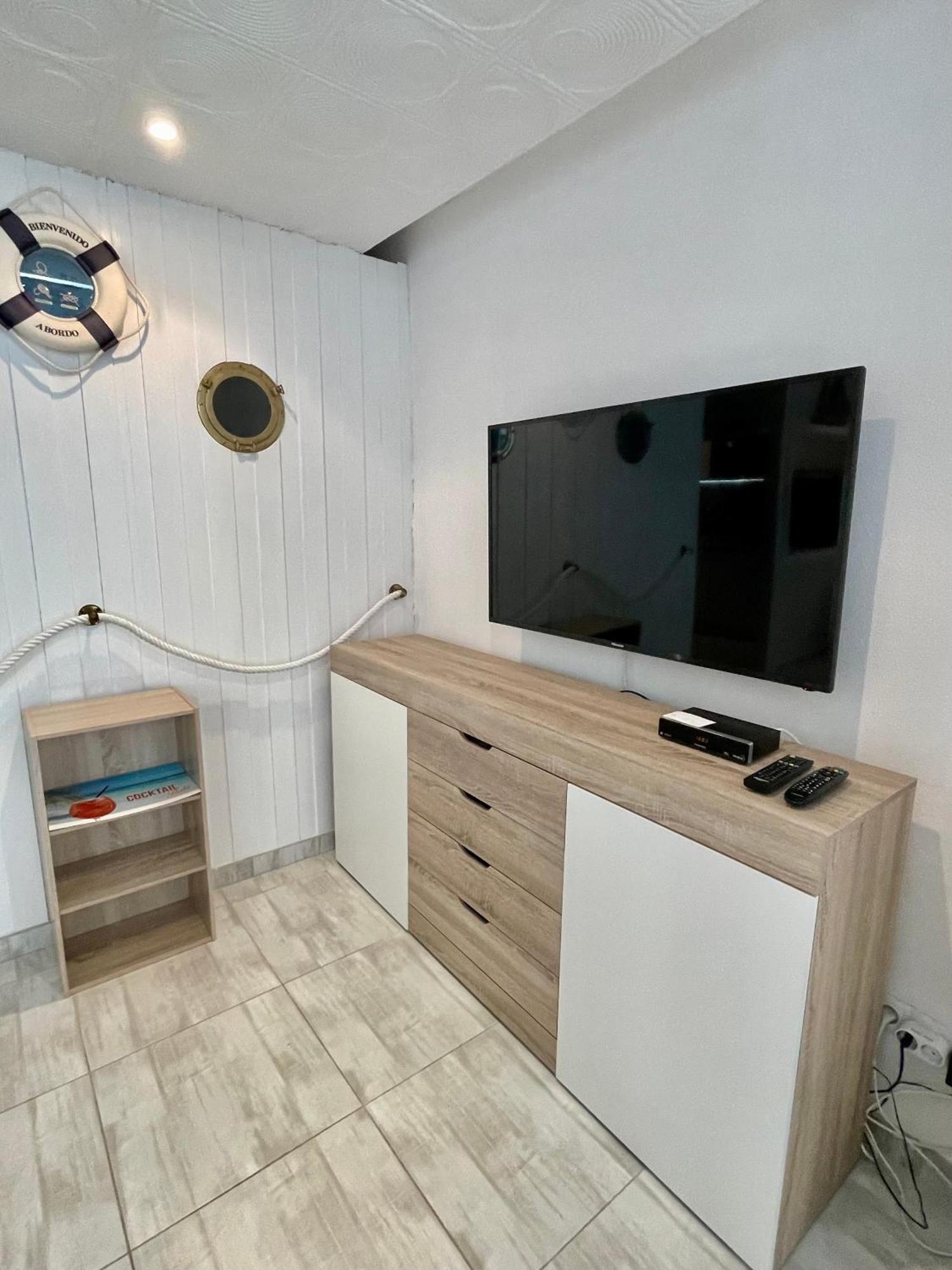 Magnifique Appartement En Front De Mer, Caneylles Roses Exterior photo